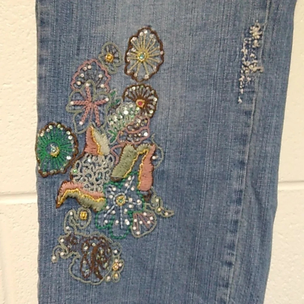 VENEZIA BOHO, COTTAGE CORE EMBROIDERED, BEADED, HIGHWAIST, STRAIGHT LEG, JEANS - Picture 3 of 10